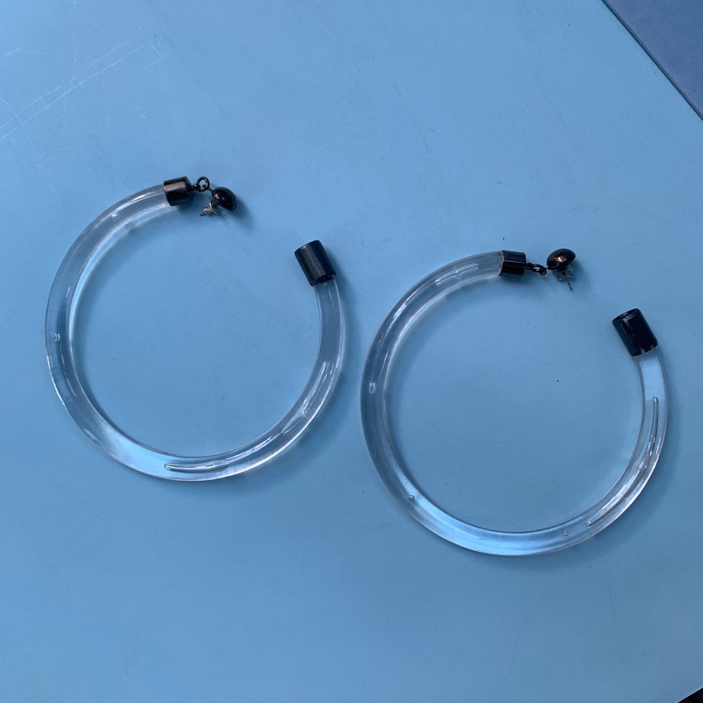 Laruicci oversized earrings clear hoops